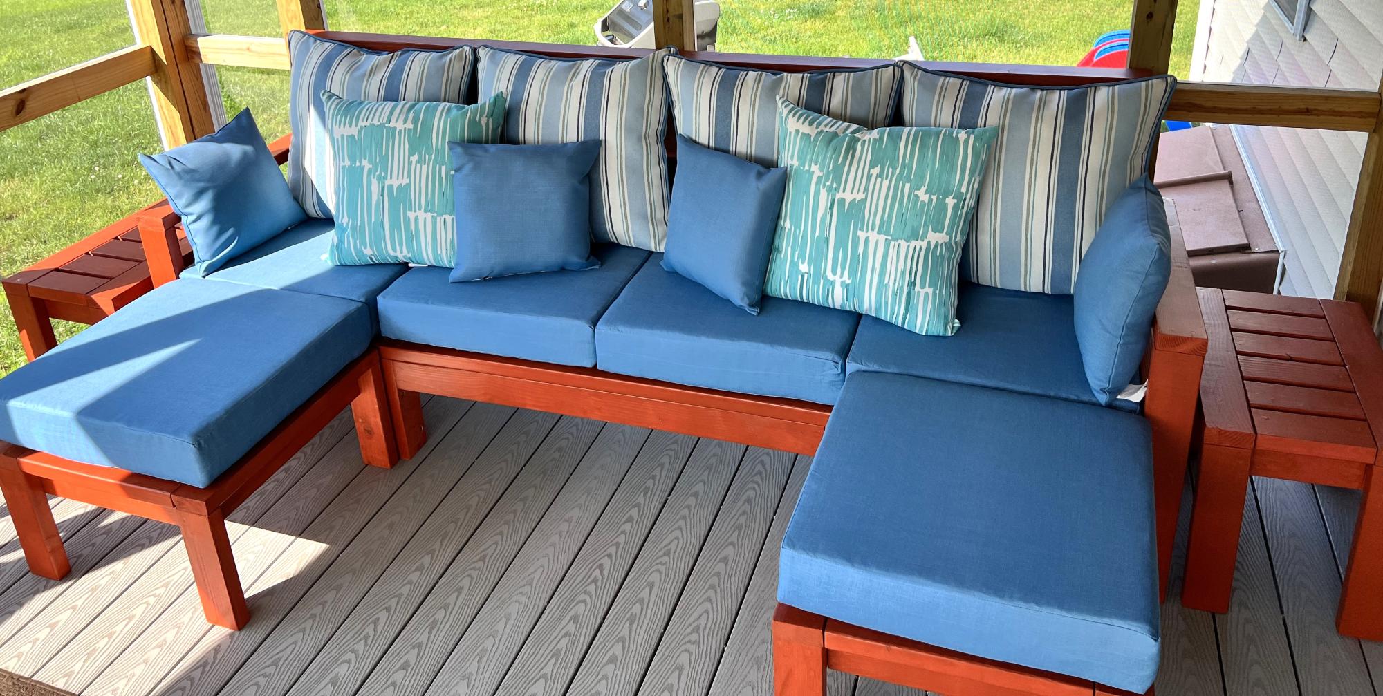 Outdoor Sofa and Table Set Ana White